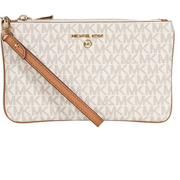 NEW Michael Kors extra large vanilla wristlet - Picture 1 of 8